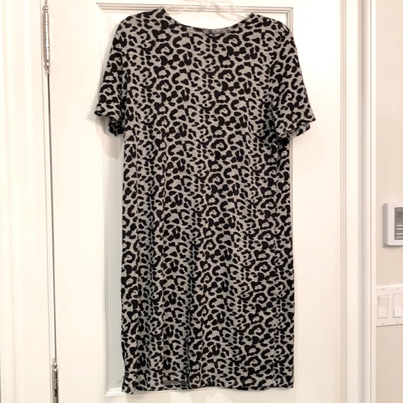 Leopard print super soft dress - Picture 1 of 3
